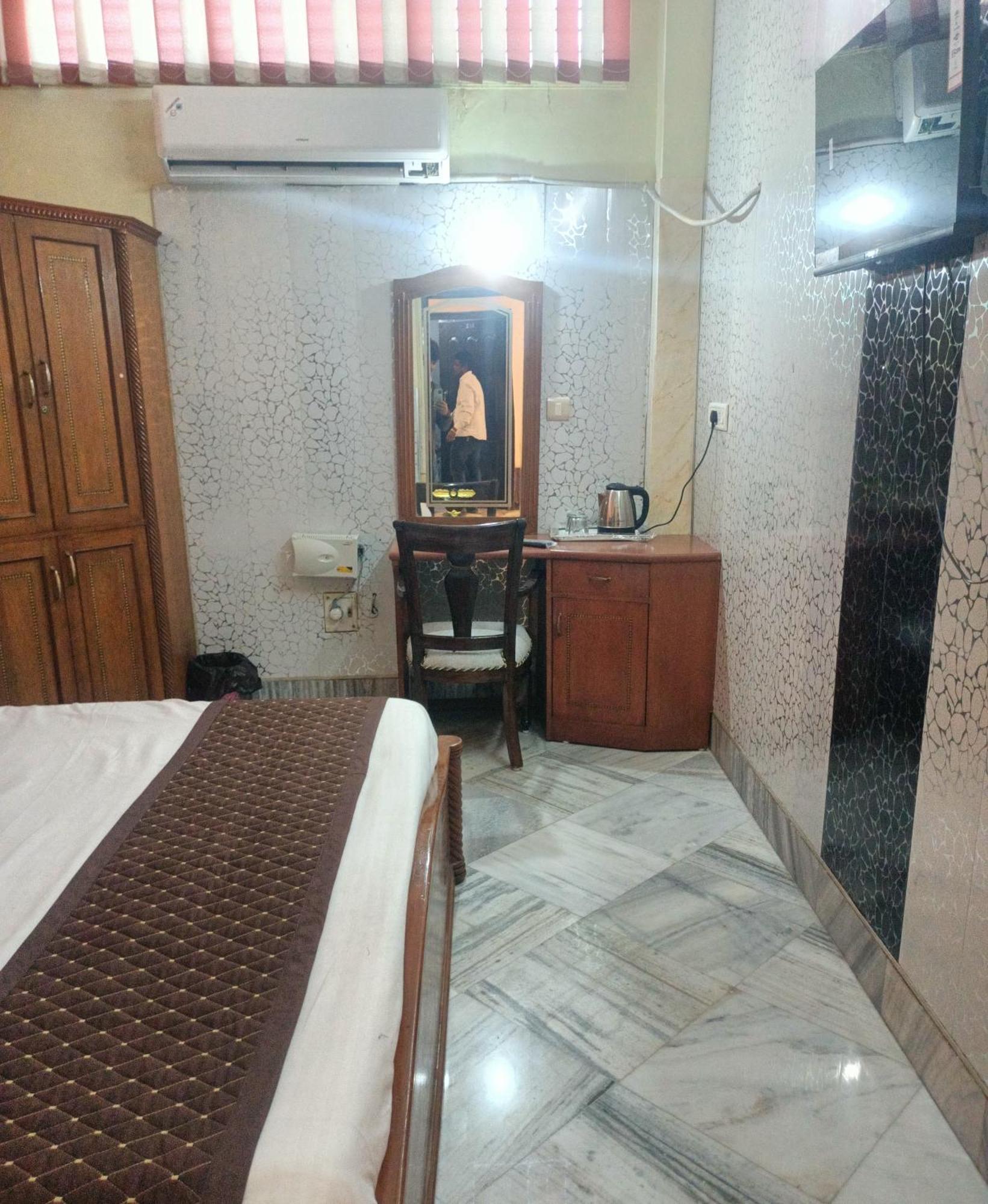 Hotel Riz Варанасі Екстер'єр фото