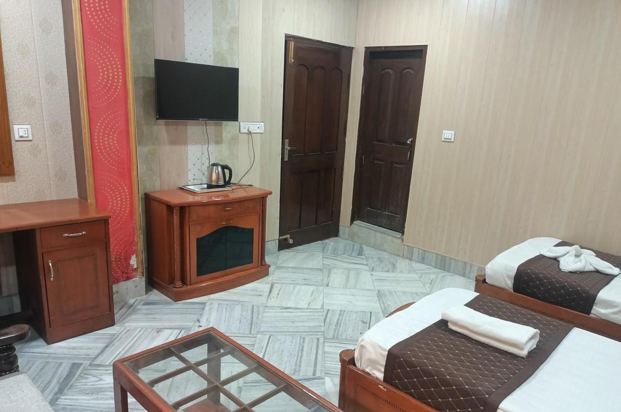 Hotel Riz Варанасі Екстер'єр фото