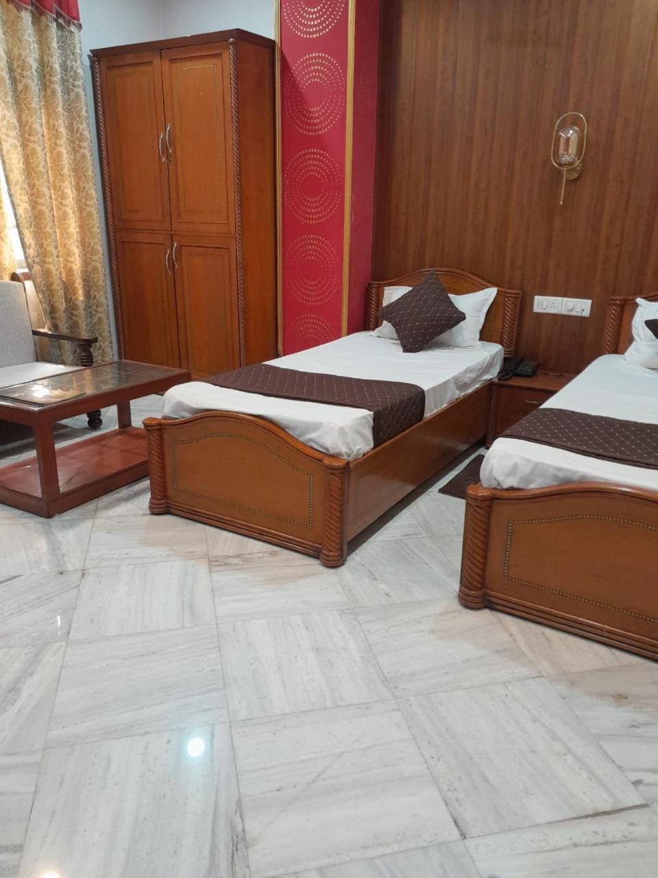 Hotel Riz Варанасі Екстер'єр фото